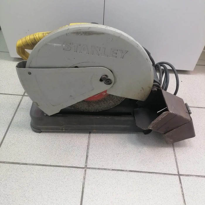 Монтажная пила Stanley STSC2135