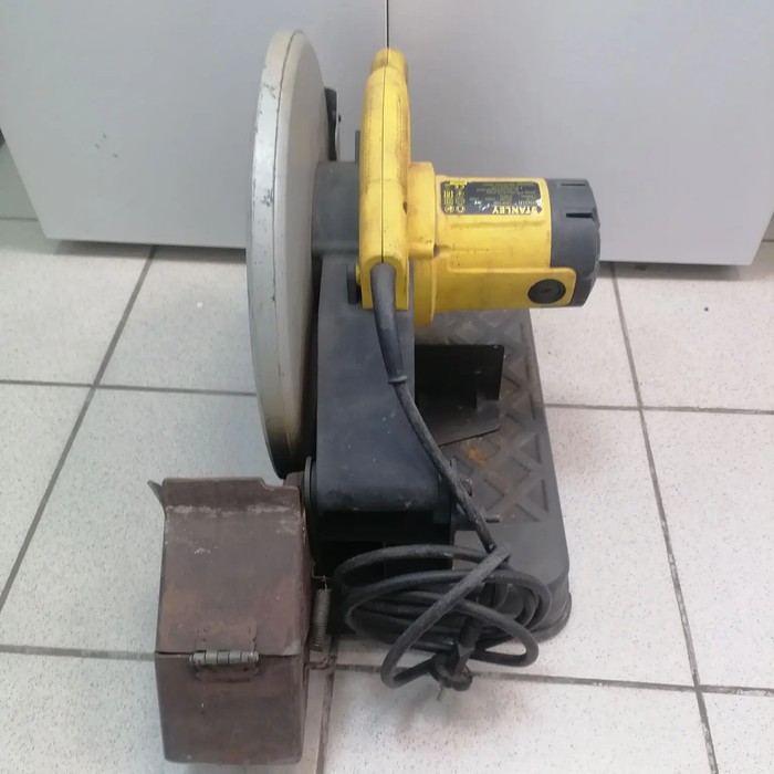 Монтажная пила Stanley STSC2135