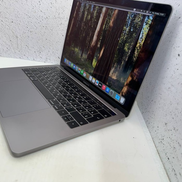 Ноутбук Apple Pro 13 (2015, Retina)
