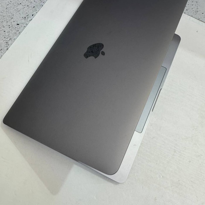 Ноутбук Apple Pro 13 (2015, Retina)