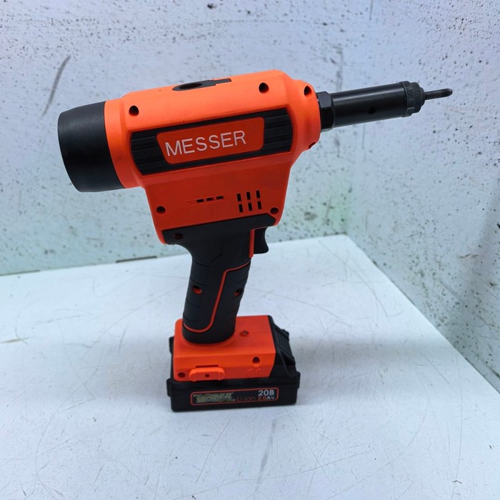 Заклепочник Messer M3000