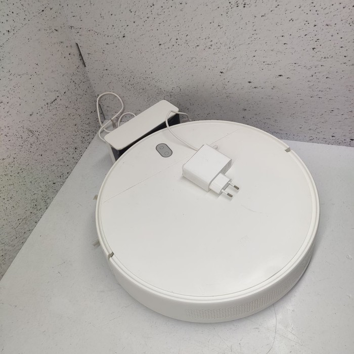 Робот-пылесос Xiaomi Mi Robot Vacuum-Mop Essential