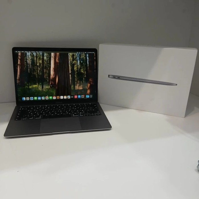 Ноутбук Apple MacBook Air 13 (2020, Retina)