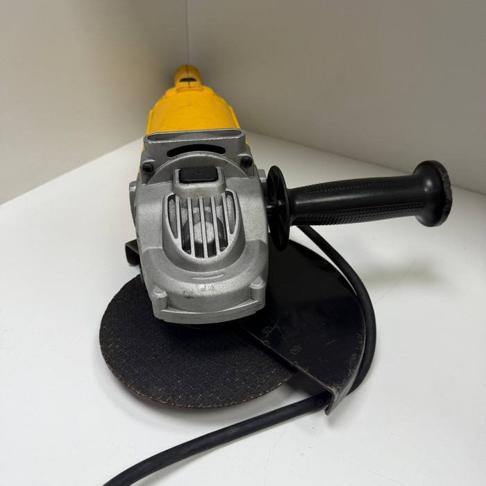Болгарка DeWalt WE492-QS