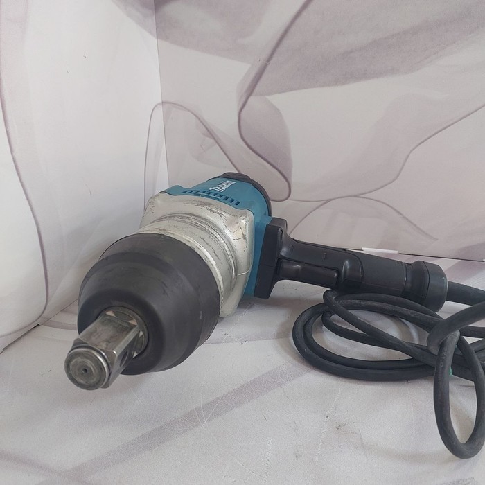 Гайковерт Makita TW1000