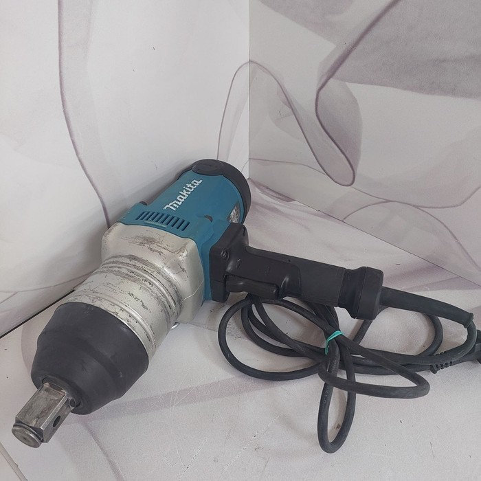 Гайковерт Makita TW1000