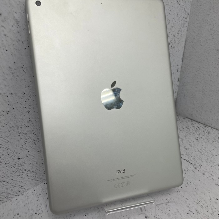 Планшет Apple iPad (9-го поколения) (2021) 3/64 Серый