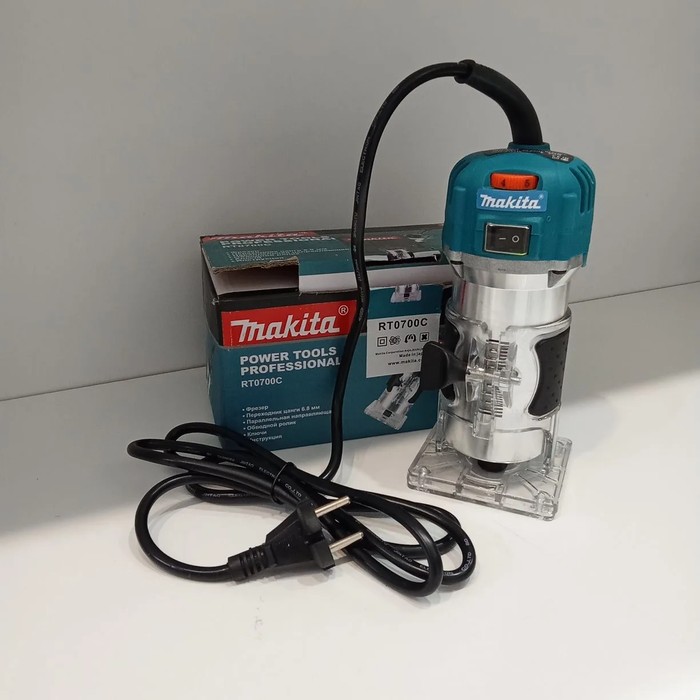 Фрезер Makita RT0700C
