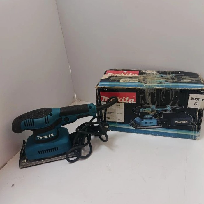 Шлифмашина Makita BO3710