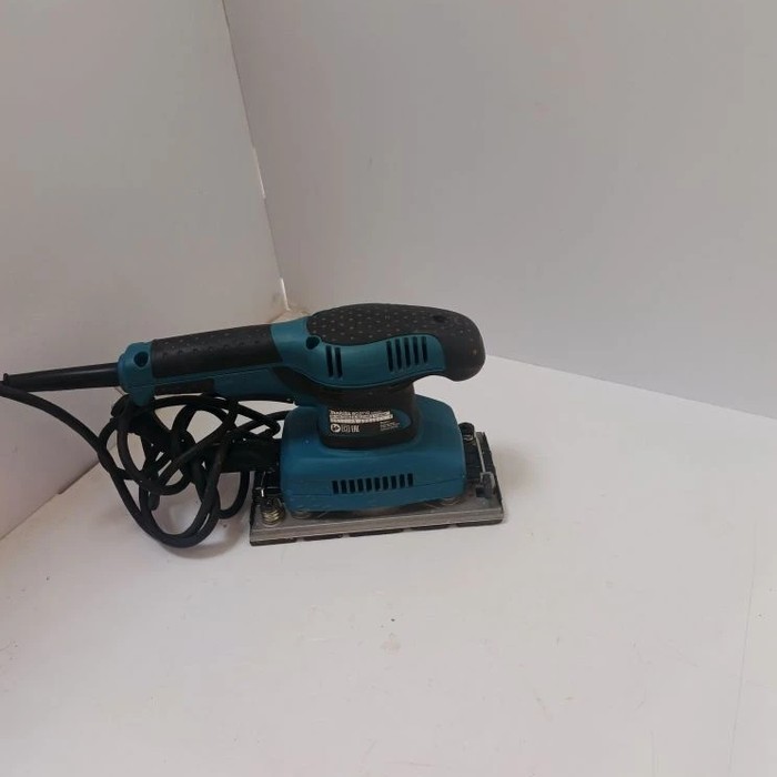 Шлифмашина Makita BO3710