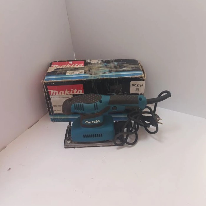 Шлифмашина Makita BO3710