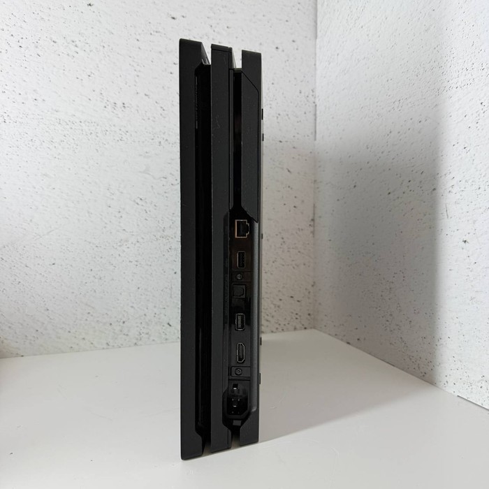 Игровая приставка Sony Play Station 4 Pro 1TB