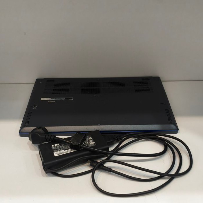 Ноутбук MSI 15 A11UC