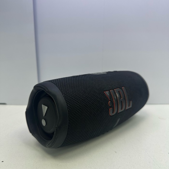 Портативная колонка JBL Charge 5