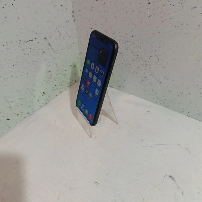 Смартфон Apple iPhone 11 6/64 Черный
