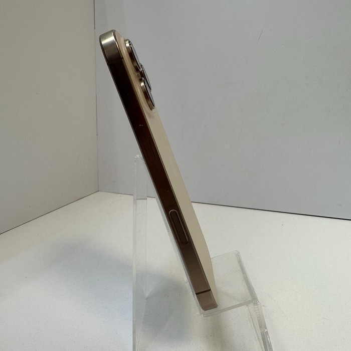 Смартфон Apple iPhone 16 Pro 8/128 Золотистый