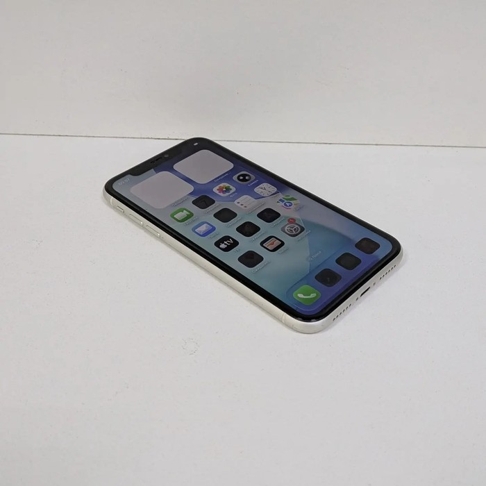 Смартфон Apple iPhone 11 4/64 Белый