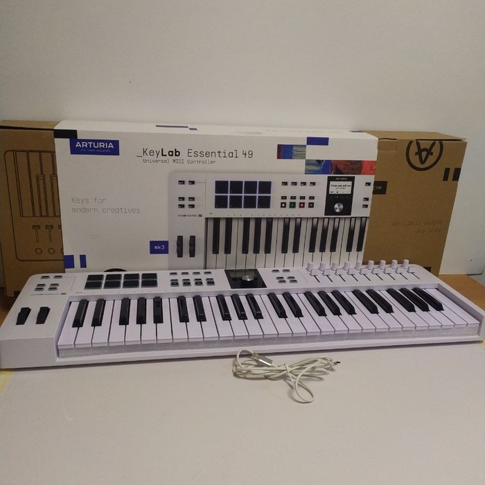Синтезатор Arturia KeyLab Essential 49 MK3 White