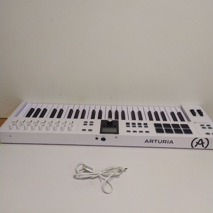 Синтезатор Arturia KeyLab Essential 49 MK3 White