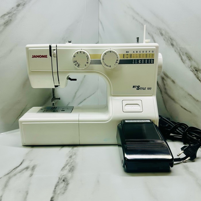 Швейная машина Janome My Style 100