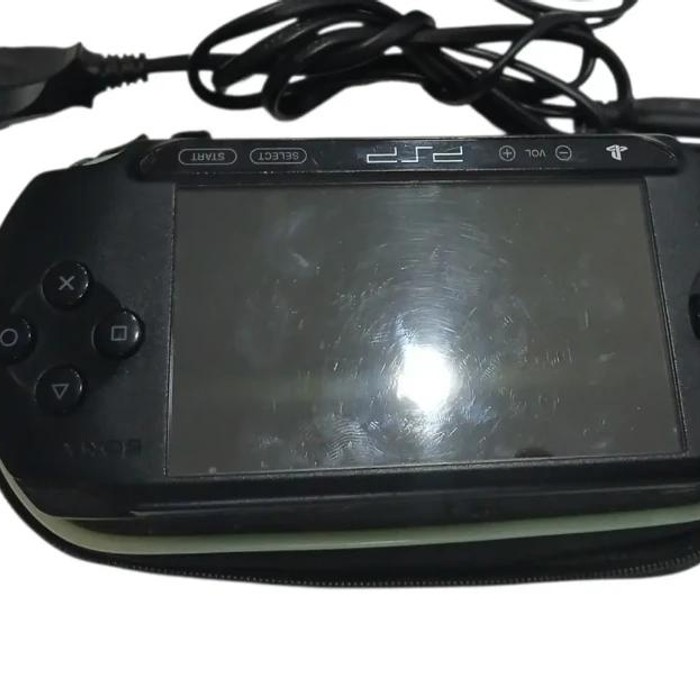Игровая приставка Sony PSP-E1008