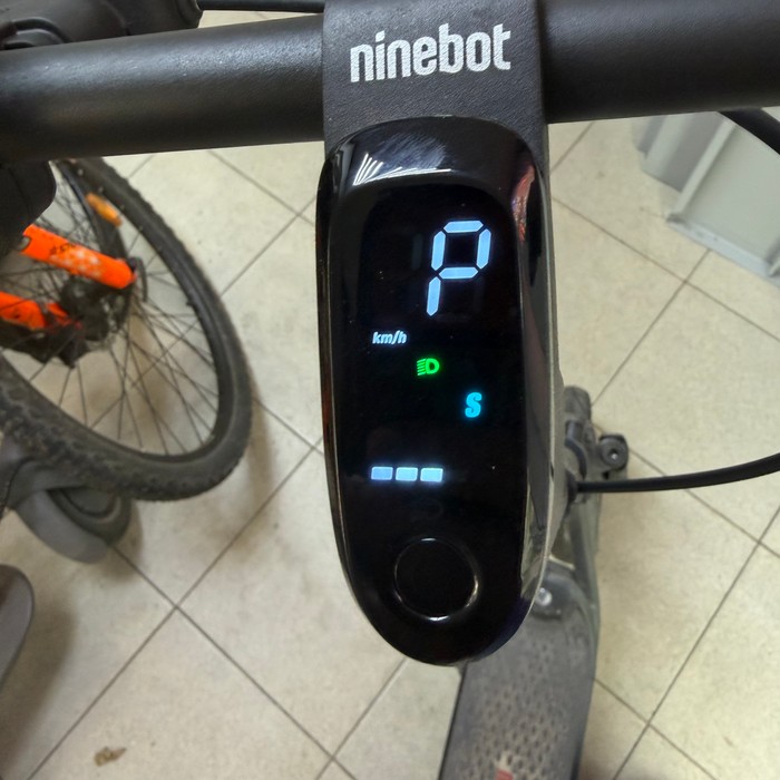 Электросамокат NineBot KickScooter F2 II