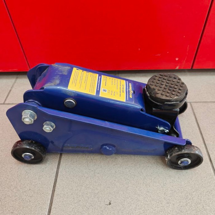 Домкрат GOODYEAR GY-PD-03К