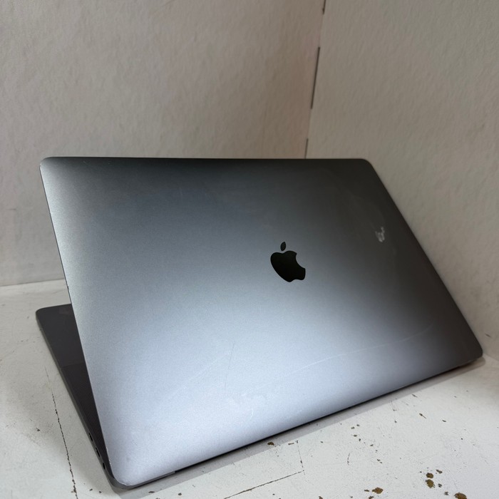 Ноутбук Apple MacBook Pro 15 (2018)