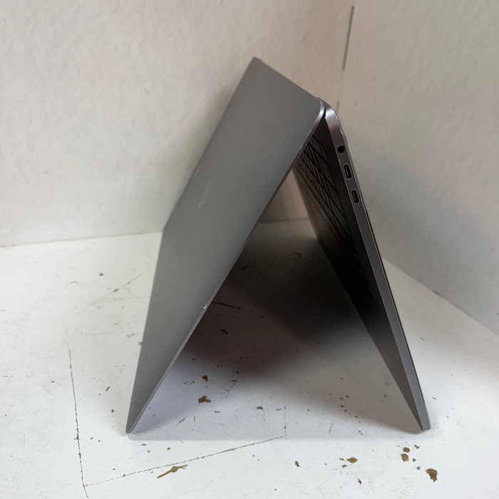 Ноутбук Apple MacBook Pro 15 (2018)
