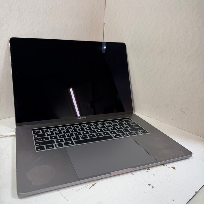 Ноутбук Apple MacBook Pro 15 (2018)