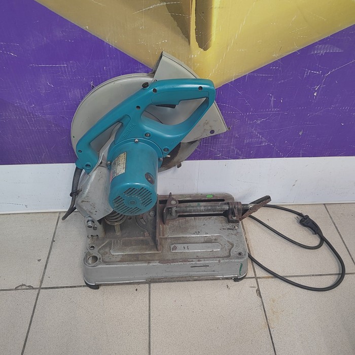 Дисковая пила Makita 2414NB