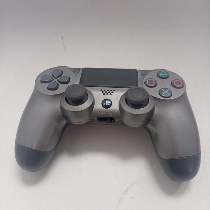 Геймпад Sony DualShock 4
