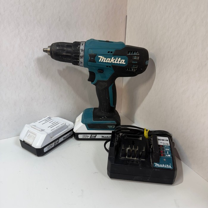 Шуруповерт Makita DF488D