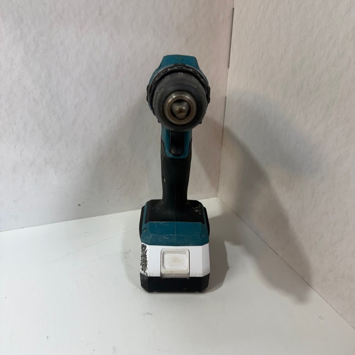 Шуруповерт Makita DF488D