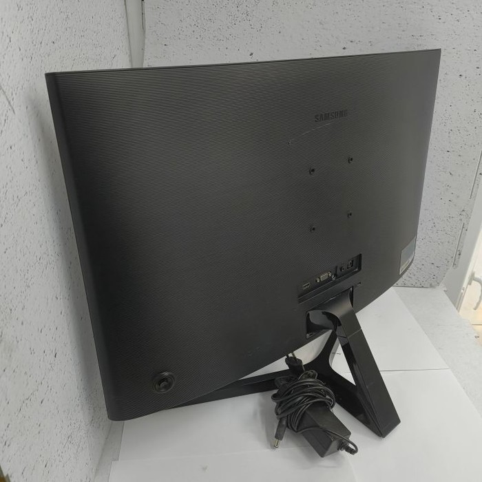 Монитор Samsung LC27F396FHIXCl
