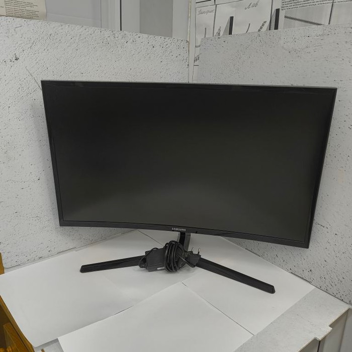 Монитор Samsung LC27F396FHIXCl