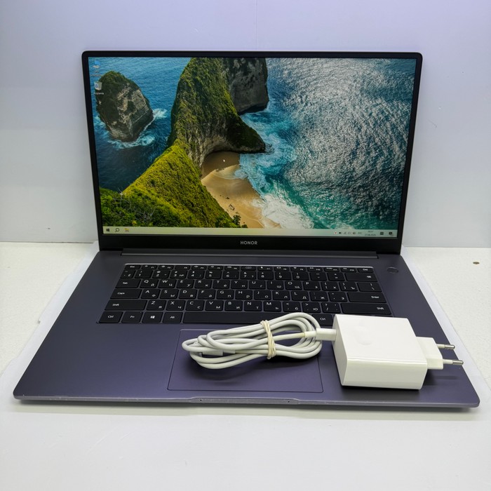 Ноутбук Core i5-10210U / 8 GB DDR4 / UHD Graphics