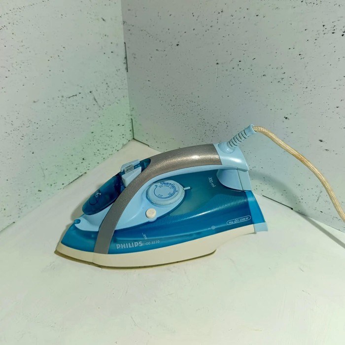 Утюг Philips EasyCare GC 3220