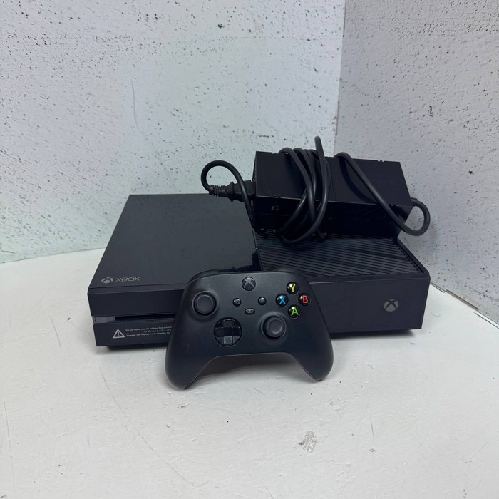 Игровая приставка Microsoft Xbox One 500 ГБ