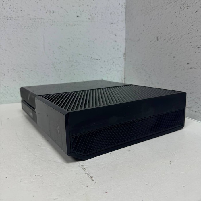 Игровая приставка Microsoft Xbox One 500 ГБ