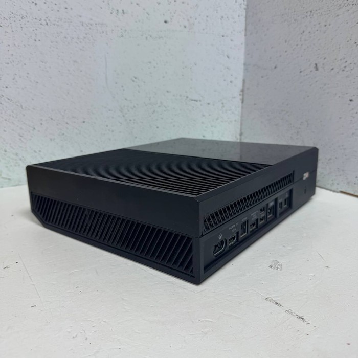 Игровая приставка Microsoft Xbox One 500 ГБ