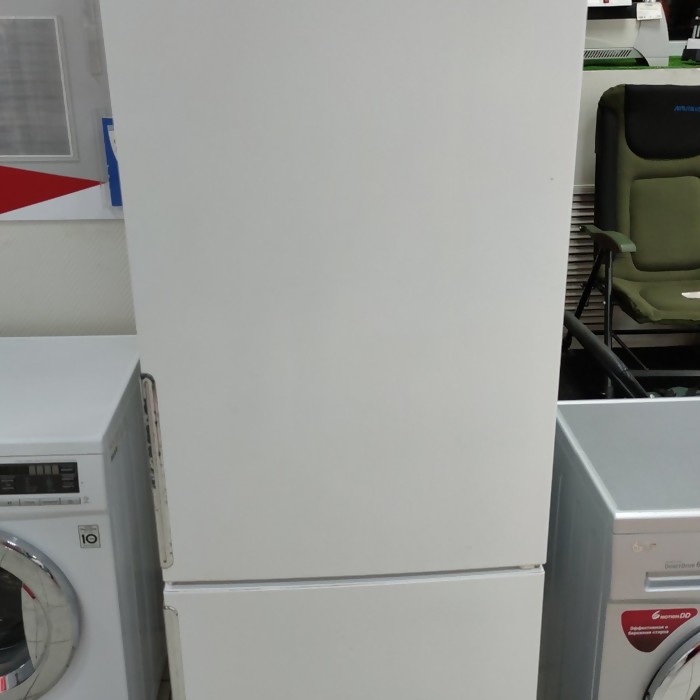 Холодильник Ariston HF4180W