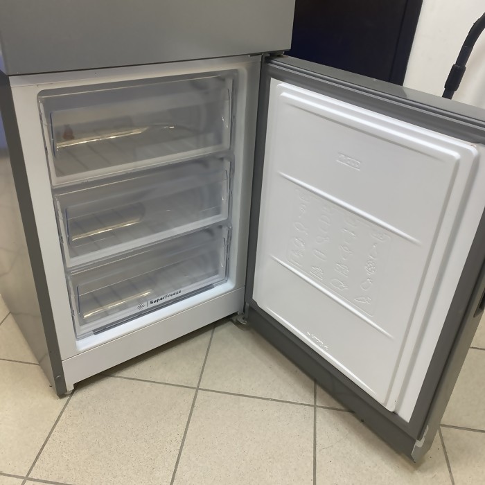 Холодильник Indesit ITR 4200 s